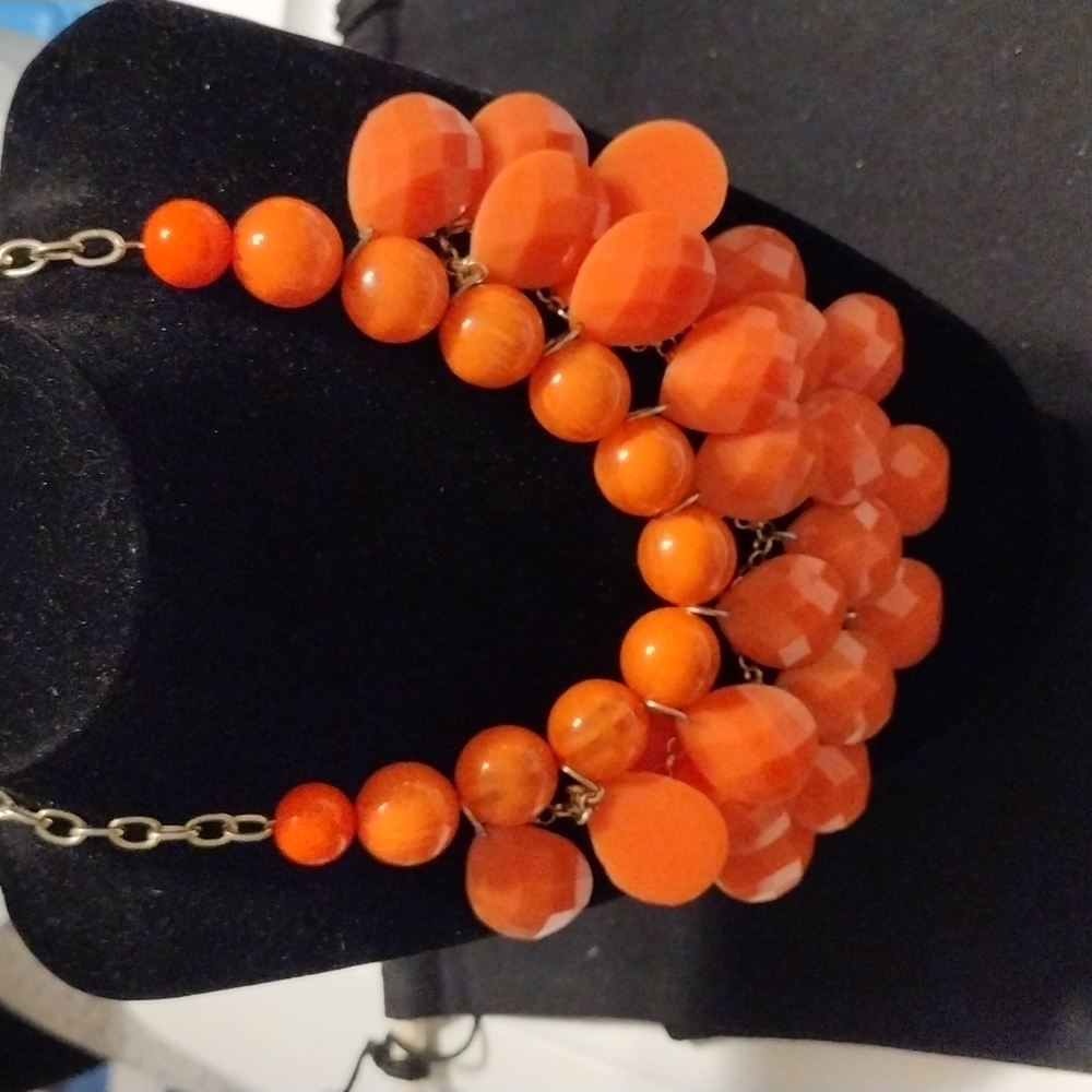 Vintage Tangerine Plastic Faceted & Swirl Beads Bib Necklace